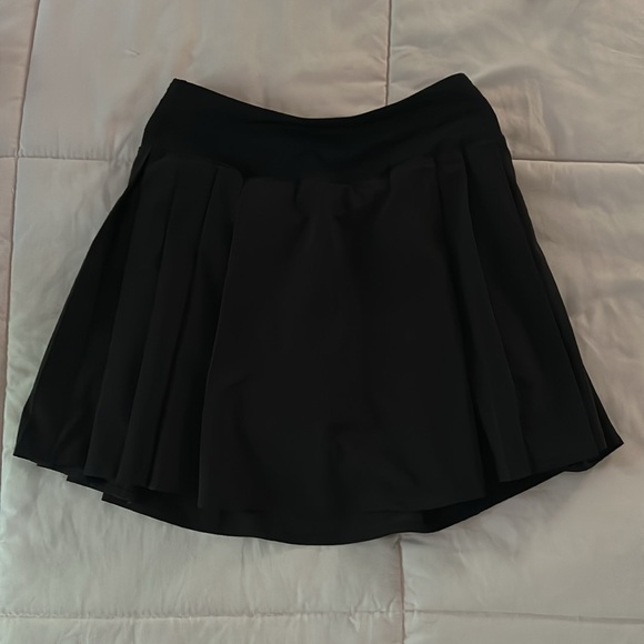Lululemon “Side-Pleat High-Rise Tennis Skirt” - Picture 2 of 3